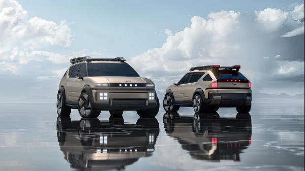 Hyundai Reveals INITIUM Hydrogen FCEV Concept