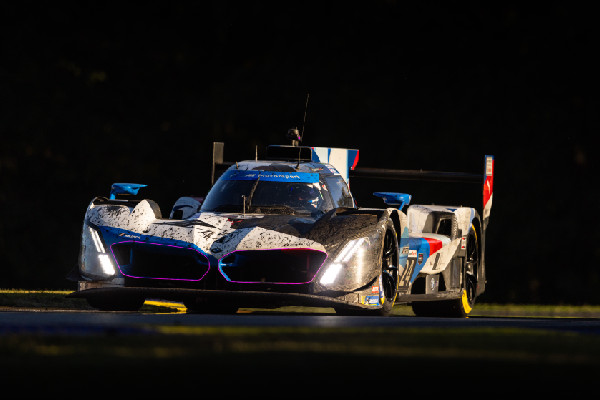 BMW M Hybrid V8 Takes Fourth at Petit Le Mans