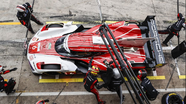 Porsche Eyes WEC Title at Bahrain Finale