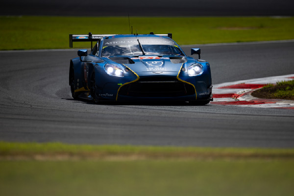 Vantage GT3 Aims for Strong Finish in Bahrain