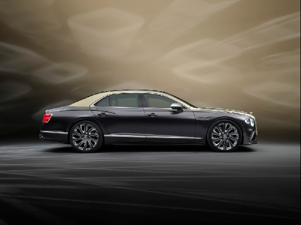Flying Spur Mulliner Debuts at Zoute Grand Prix