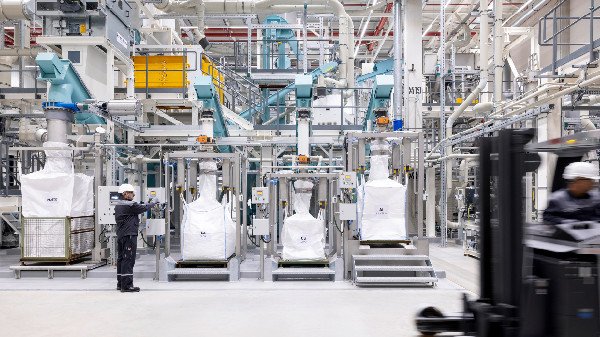 Mercedes-Benz Launches Battery Recycling Facility in Germany