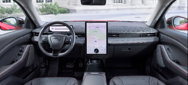 2025 Mustang Mach-E Adds Sporty Features