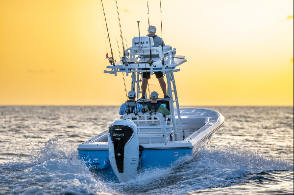 Honda BF350 V8 Outboard Wins Three Awards