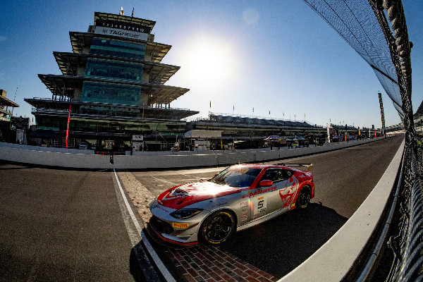 Nissan NISMO Achieves Success in GT4 Finale