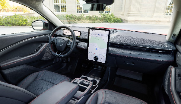 2025 Mustang Mach-E Adds Sporty Features