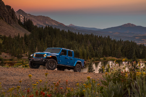 Jeep Gladiator and Ram 1500 Win Top Picks