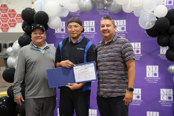 Jeep and Mopar Award Scholarships to Students