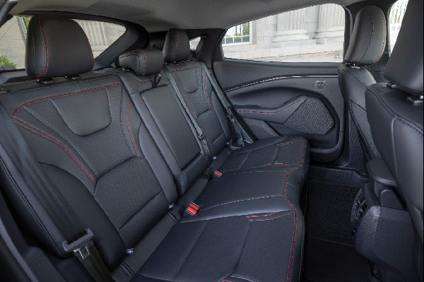 2025 Mustang Mach-E Adds Sporty Features