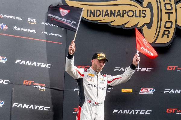 Nissan NISMO Achieves Success in GT4 Finale