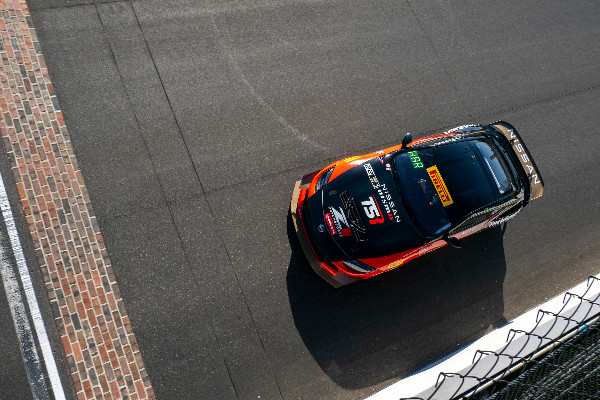 Nissan NISMO Achieves Success in GT4 Finale