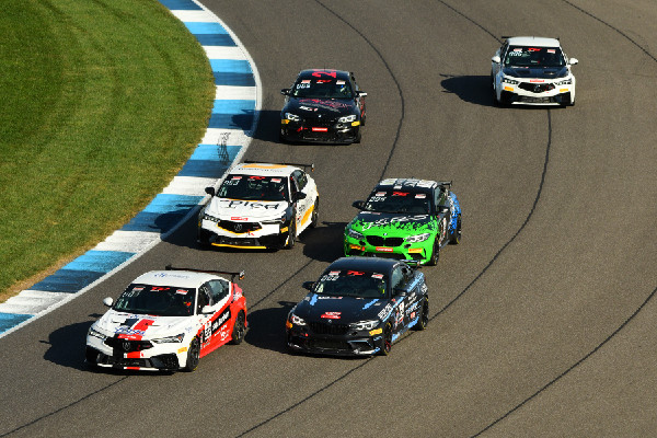 Acura and Honda Shine at Indy Race Weekend