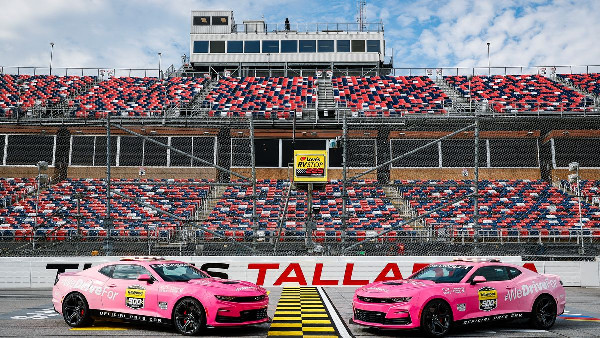 Chevrolet Supports Breast Cancer Research in NASCAR