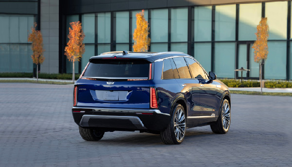 Introducing the 2026 Cadillac VISTIQ Electric SUV