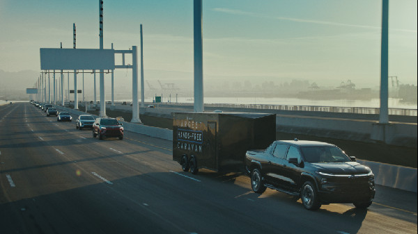 GM's Record Hands-Free Caravan with Super Cruise