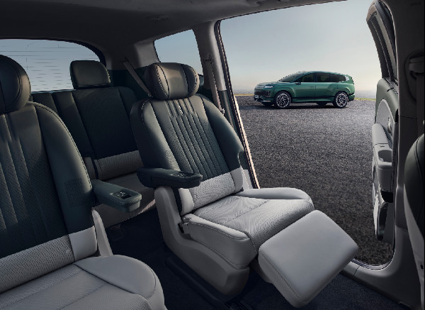 Hyundai Unveils IONIQ 9 Electric SUV