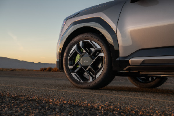 Kia Debuts EV9 GT SUV at LA Auto Show