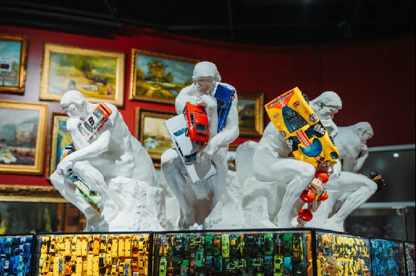 Mr Brainwash's 'Cars Are Beautiful' Opens at Petersen