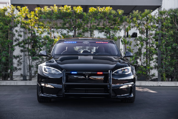 Tesla Model S Plaid Debuts as Police Vehicle