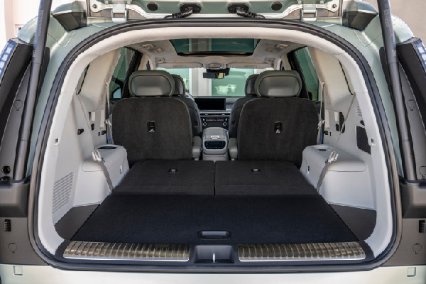 Hyundai Unveils IONIQ 9 Electric SUV