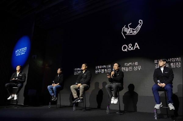 Hyundai and Kia Unveil X-ble Shoulder Robot