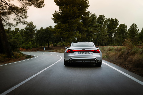 Audi RS e-tron GT Performance: A New Benchmark