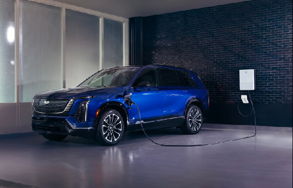 Introducing the 2026 Cadillac VISTIQ Electric SUV