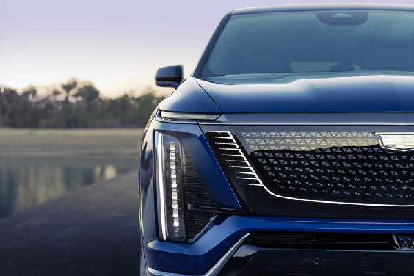 Introducing the 2026 Cadillac VISTIQ Electric SUV