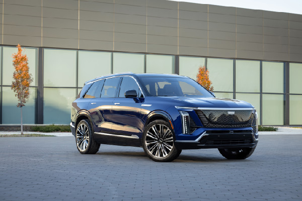 Introducing the 2026 Cadillac VISTIQ Electric SUV