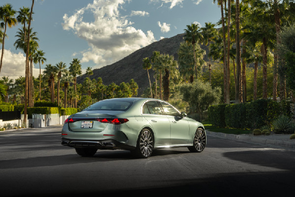E-Class Named MotorTrend's 2025 Car of the Year