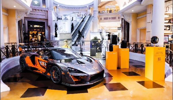Bespoke McLaren Senna Displayed in Las Vegas
