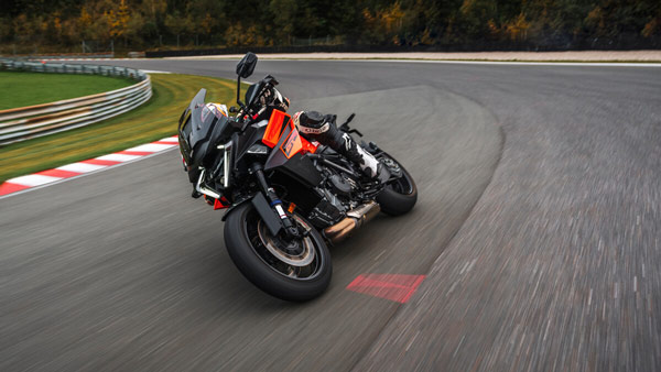 2025 KTM 1390 Super Duke GT