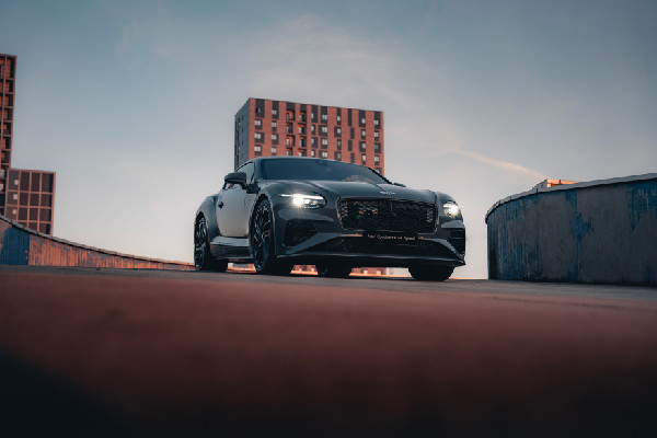 Bentley Unveils Continental GT at Milano Autoclassica Bentley Unveils Continental GT at Milano Autoclassica