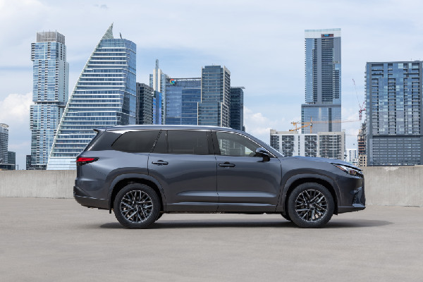 2025 Lexus TX Adds F SPORT Handling Features