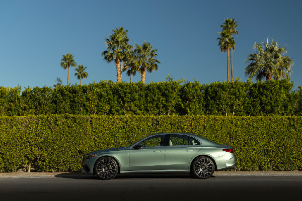 E-Class Named MotorTrend's 2025 Car of the Year