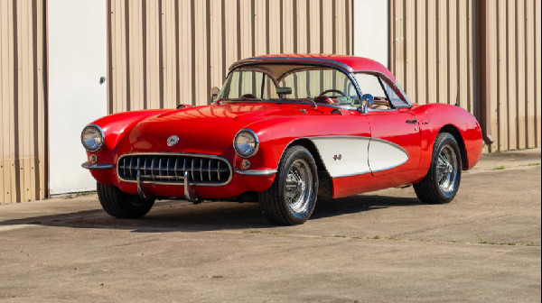 Mecum Auctions Features 850 Vehicles in Kansas City