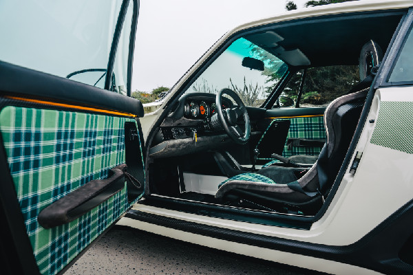 Singer Partners with Seven Car Lounge in Saudi Arabia