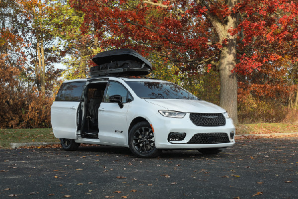 Chrysler Pacifica FAV Edition for Families