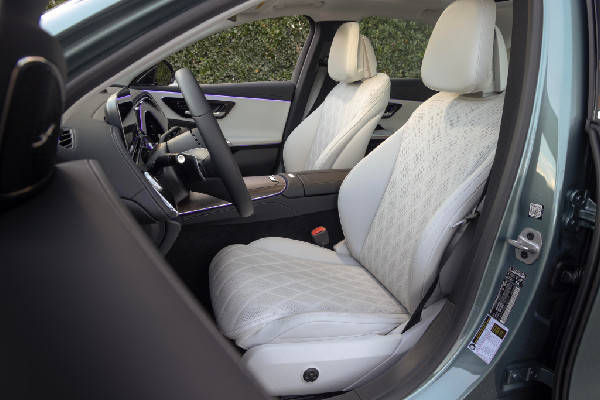 E-Class Named MotorTrend's 2025 Car of the Year