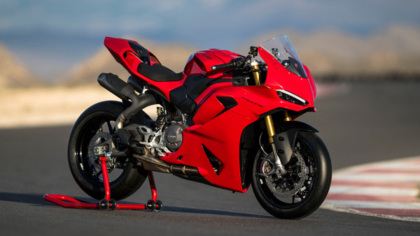 Ducati Panigale V2 Revealed