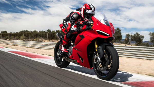 Ducati Panigale V2 Revealed