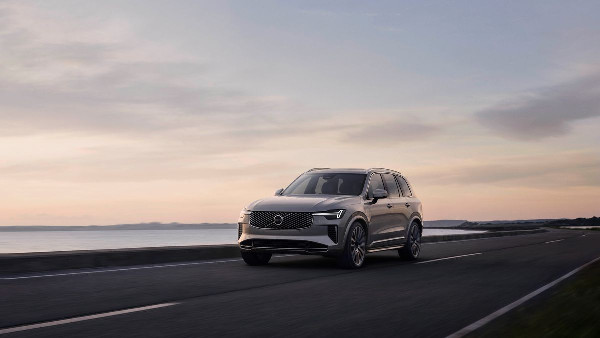 Volvo EX30 and XC90 Win Anticipated Vehicle Award
