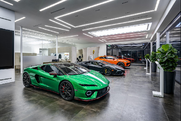 Lamborghini Launches New Showroom in Florida