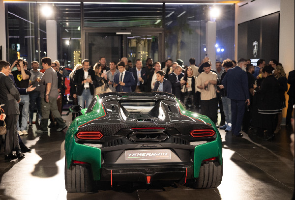 Lamborghini Launches New Showroom in Florida
