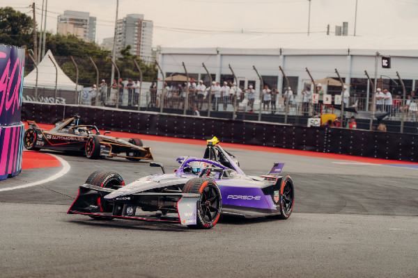 Porsche Stars Compete in Daytona 24-Hour Race