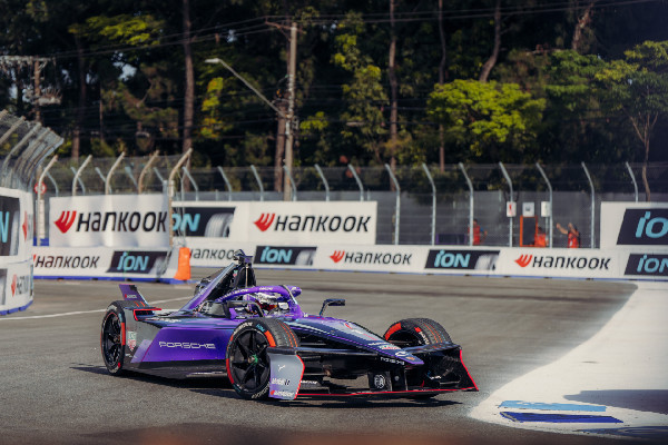 Porsche Stars Compete in Daytona 24-Hour Race