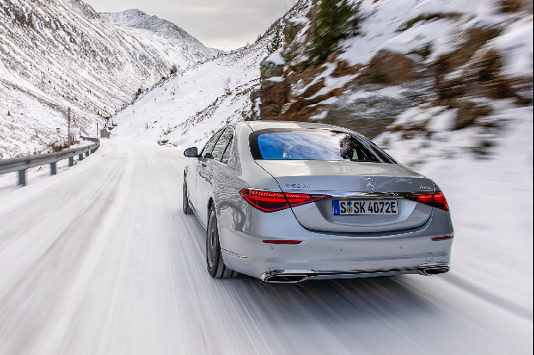 Mercedes-Benz All-Wheel Drive Performance Overview