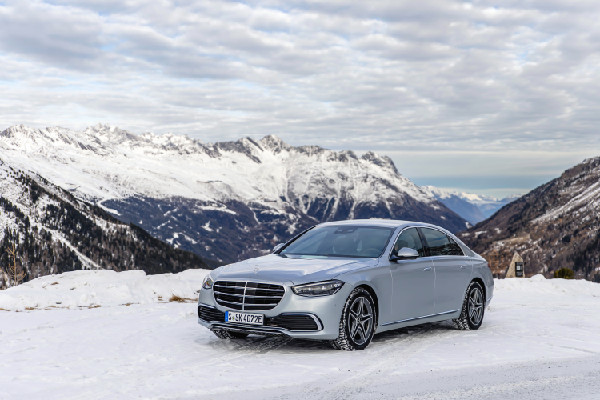 Mercedes-Benz All-Wheel Drive Performance Overview