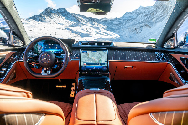 Mercedes-Benz All-Wheel Drive Performance Overview