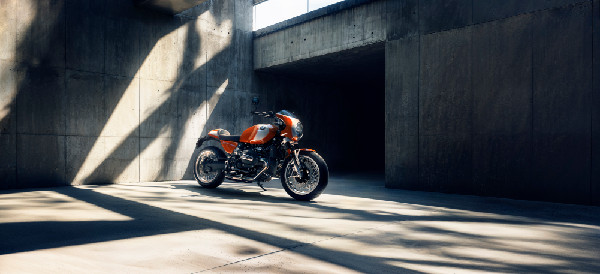2025 BMW R 12 S: A Modern Classic
